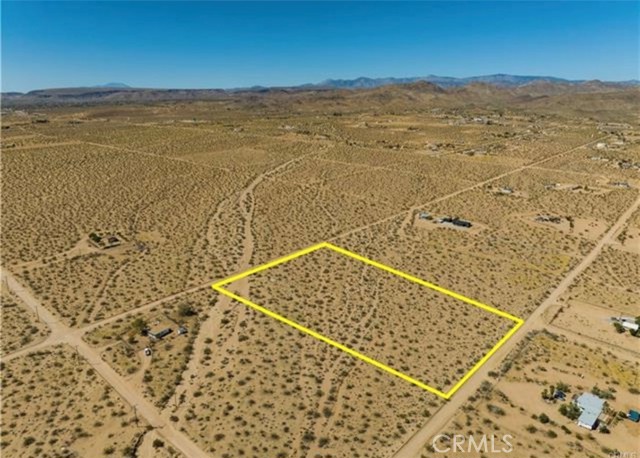 Detail Gallery Image 2 of 9 For 1690 Cambria Ave, Landers,  CA 92285 - – Beds | – Baths