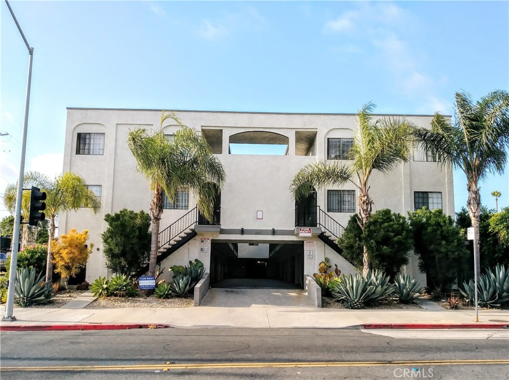 501 Hyde Park Place