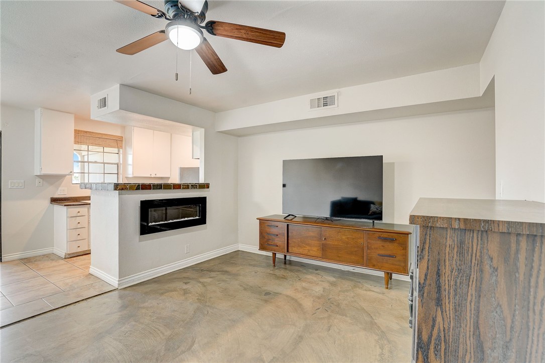 Detail Gallery Image 6 of 25 For 5300 E Waverly Dr #F15,  Palm Springs,  CA 92264 - 1 Beds | 1/1 Baths