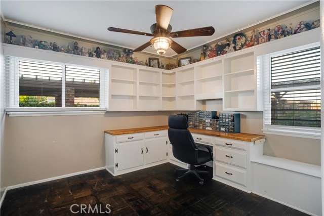 8666 Keokuk Avenue, Winnetka CA: https://media.crmls.org/medias/d773959b-c122-4ece-9694-be51b4f7fb8f.jpg