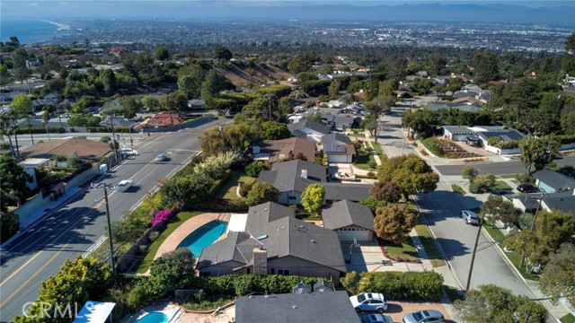 26511 Dunwood Road, Rolling Hills Estates, California 90274, 4 Bedrooms Bedrooms, ,3 BathroomsBathrooms,Residential,Sold,Dunwood,PV24121982