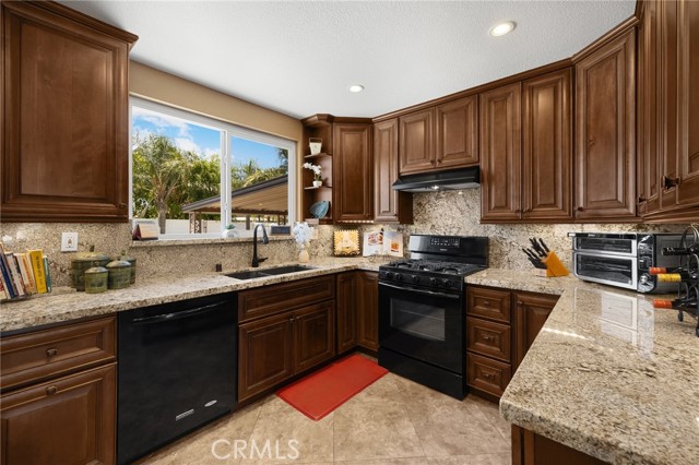 910 Huggins Avenue, Placentia CA: https://media.crmls.org/medias/d77515f2-d719-4800-adf0-92b94cbafee4.jpg