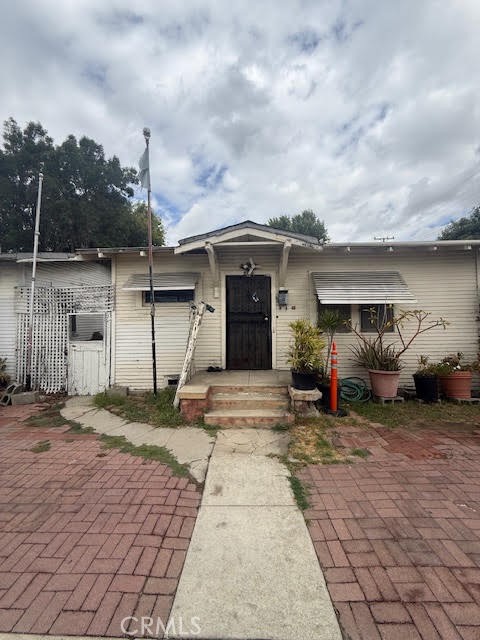 8201 Morton