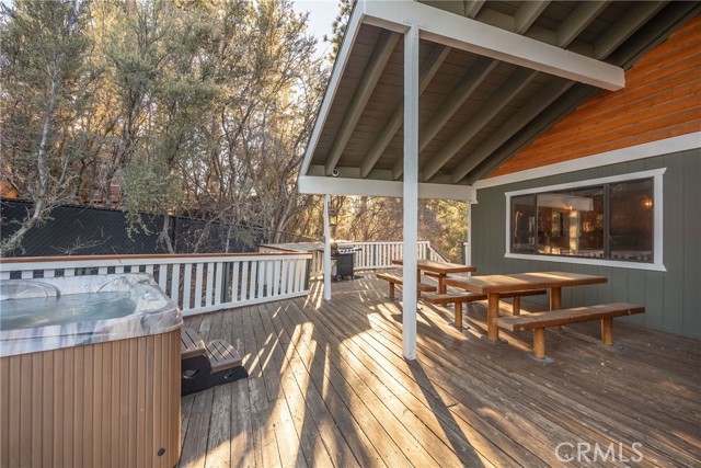 Detail Gallery Image 4 of 34 For 521 Division Dr, Big Bear City,  CA 92314 - 6 Beds | 4 Baths