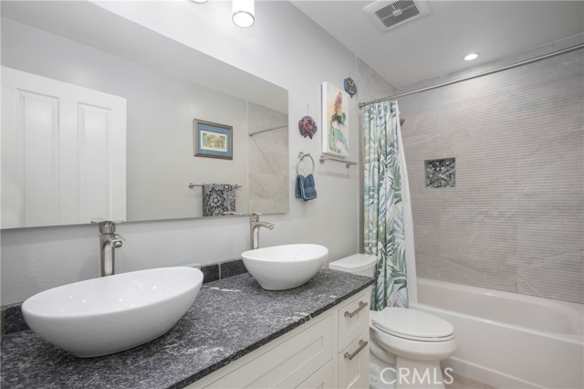 37 Fleurance Street, Laguna Niguel CA: https://media.crmls.org/medias/d77804a8-3fb0-4e33-851e-21d608bb5929.jpg