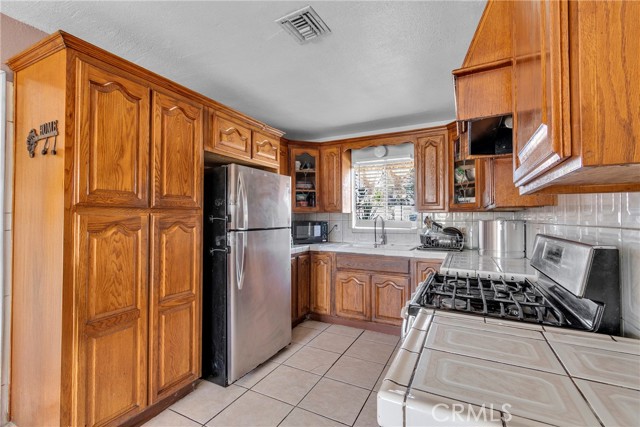 Detail Gallery Image 8 of 30 For 2596 Trudy, Pomona,  CA 91766 - 3 Beds | 1 Baths