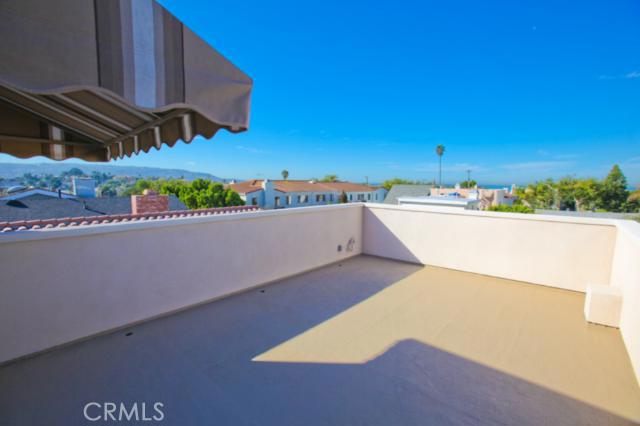 215 Irena Avenue, Redondo Beach, California 90277, 4 Bedrooms Bedrooms, ,3 BathroomsBathrooms,Residential,Sold,Irena,S11023009