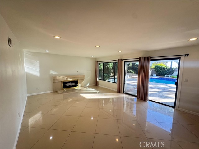 Detail Gallery Image 9 of 28 For 11445 Etiwanda, Porter Ranch,  CA 91326 - 4 Beds | 3 Baths