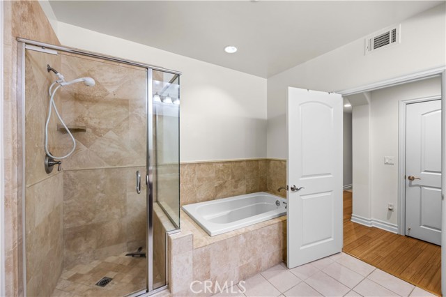 Detail Gallery Image 24 of 37 For 15206 Burbank Bld #104,  Sherman Oaks,  CA 91411 - 2 Beds | 2/1 Baths