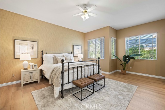 Image 27 of 52 For 24986 Greensbrier Drive