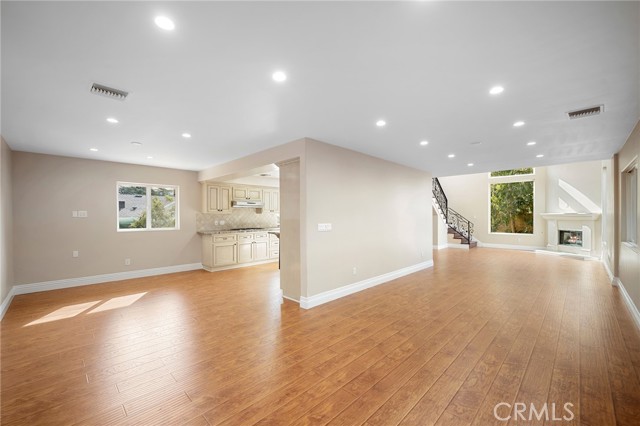 Detail Gallery Image 4 of 20 For 6541 Elmo St, Tujunga,  CA 91042 - 2 Beds | 2/1 Baths