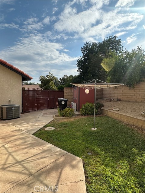 Detail Gallery Image 10 of 11 For 2341 N Palm Ave, Rialto,  CA 92377 - 3 Beds | 2/1 Baths