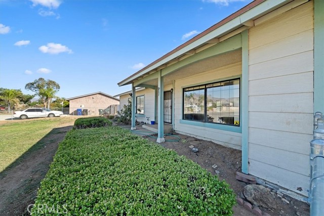 Detail Gallery Image 5 of 31 For 8372 45th St, Jurupa Valley,  CA 92509 - 4 Beds | 2 Baths