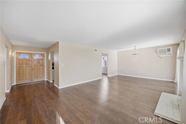 Detail Gallery Image 9 of 38 For 4975 Loris St, San Diego,  CA 92105 - 3 Beds | 2 Baths