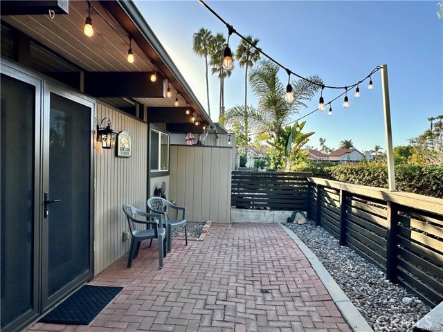 Detail Gallery Image 3 of 18 For 214 Del Gado Rd, San Clemente,  CA 92672 - 2 Beds | 1/1 Baths