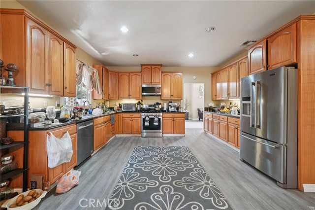 Detail Gallery Image 10 of 62 For 16638 Shuning Ct, Moreno Valley,  CA 92551 - 4 Beds | 3 Baths