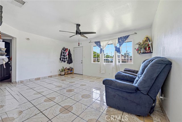 Detail Gallery Image 10 of 39 For 1054 W 24th, Merced,  CA 95340 - 3 Beds | 1 Baths