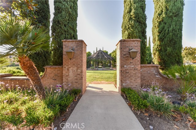 80 Great, Irvine CA: https://media.crmls.org/medias/d77d9933-b4fc-480f-b8fb-0cbb46ce580d.jpg