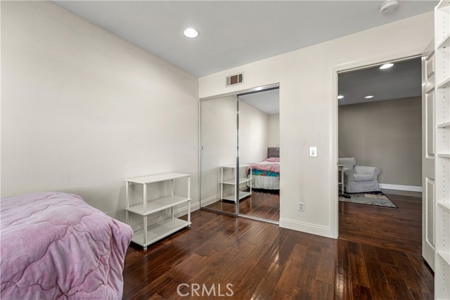 Image 33 of 59 For 8830 Wiley  