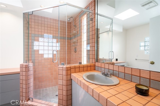 Detail Gallery Image 22 of 44 For 900 N California St, Burbank,  CA 91505 - 3 Beds | 2 Baths