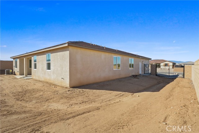 Detail Gallery Image 9 of 9 For 7113 Milton Ave, Hesperia,  CA 92345 - 3 Beds | 2 Baths