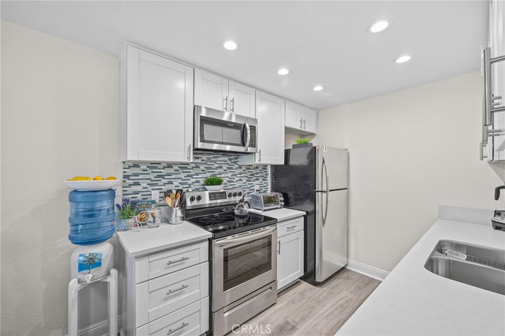 2094 Grand Avenue - photo 8