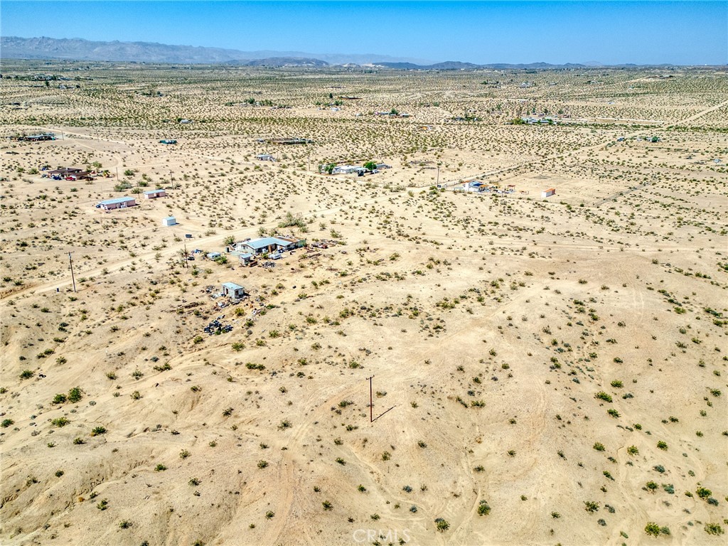 https://media.crmls.org/medias/d77f4b43-3adf-4395-be93-942c350fcf13.jpg?preset=X-Large