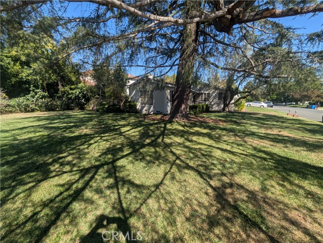 11581 Valley Spring Ln photo 3