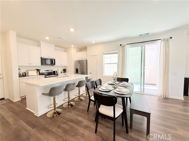 8543 Midway Lane, Chino CA: https://media.crmls.org/medias/d77f80ae-fc1a-4c95-8c3f-5df600655996.jpg