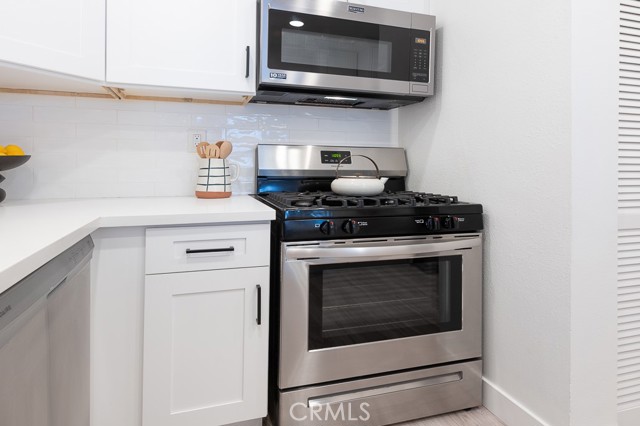 Detail Gallery Image 19 of 35 For 839 Larrabee St #6,  West Hollywood,  CA 90069 - 2 Beds | 2/1 Baths