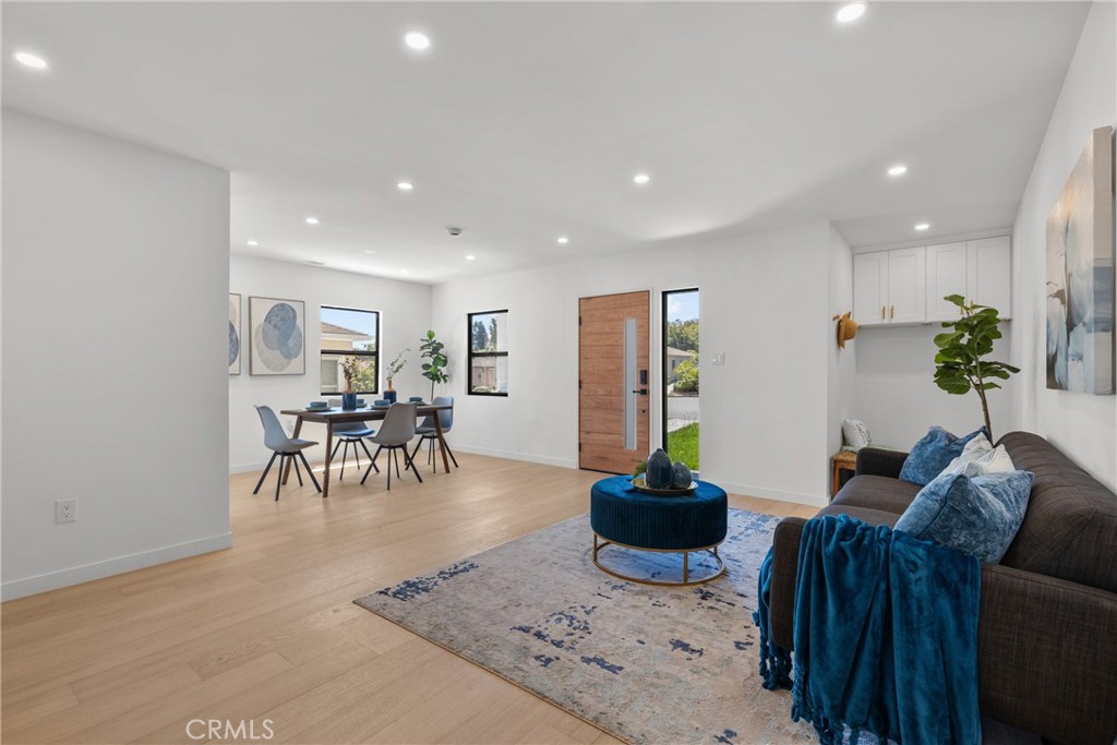 MLS #OC25080580 img 4