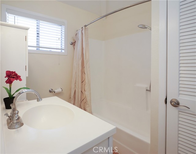 Detail Gallery Image 8 of 11 For 4703 Gundry, Long Beach,  CA 90807 - 2 Beds | 1 Baths