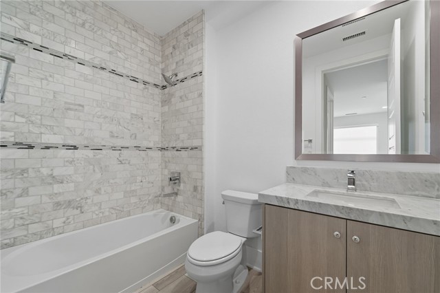 20508 W Shelley Lane, Porter Ranch CA: https://media.crmls.org/medias/d782dfc3-d129-4d5e-9194-8844105cdf5b.jpg