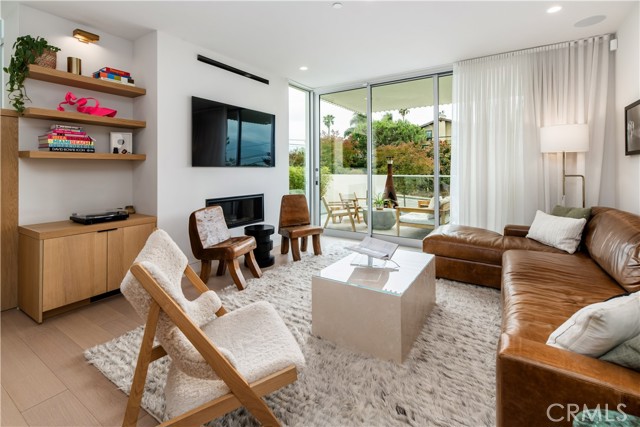 68 E F Street, Encinitas CA: https://media.crmls.org/medias/d783ff15-e81c-48df-89fe-aa242d059f00.jpg