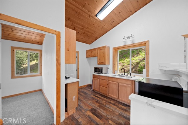 781 Arbula Drive, Crestline CA: https://media.crmls.org/medias/d78497ec-4b38-42dc-a0e5-dfd6544ee805.jpg