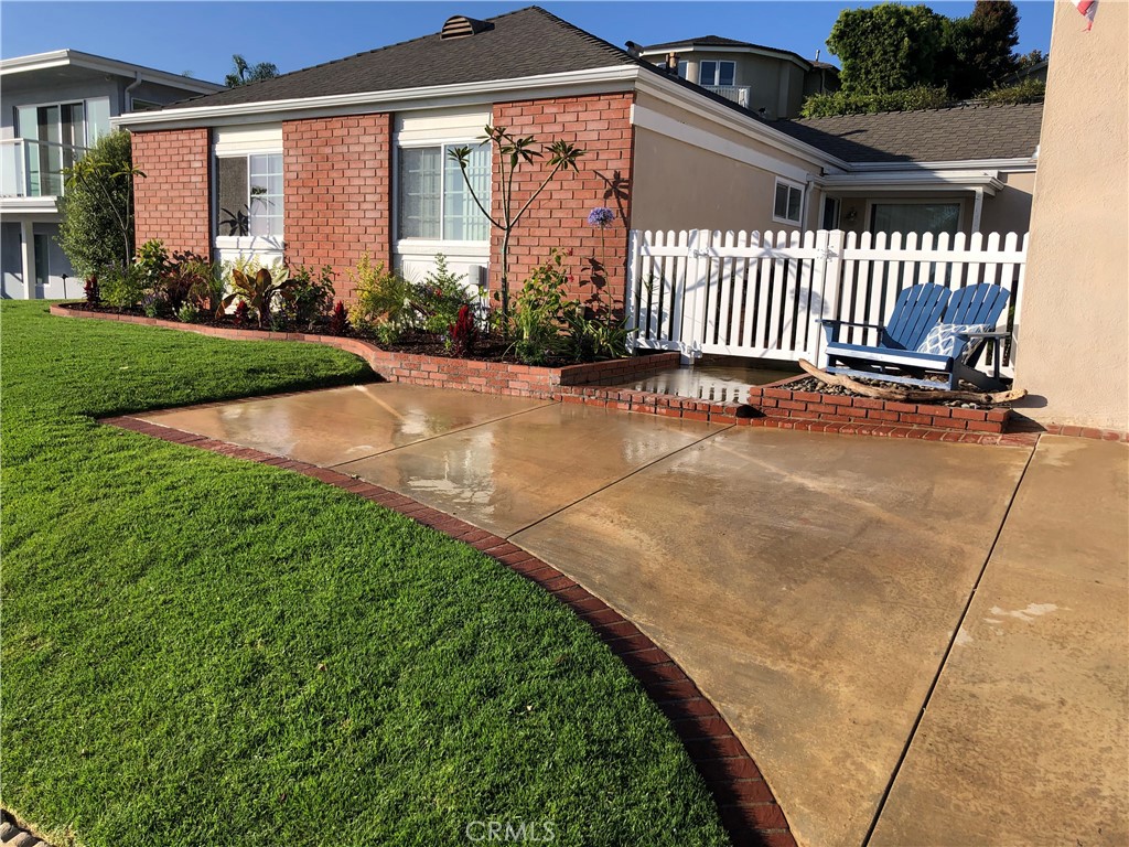 2968 Alta Laguna Boulevard