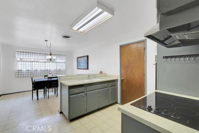 909 E 21st Street, Marysville CA: https://media.crmls.org/medias/d7857423-59c0-4917-ae99-8aaba1b34174.jpg