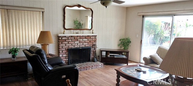 Detail Gallery Image 4 of 13 For 5062 Tripoli Ave, Los Alamitos,  CA 90720 - 4 Beds | 2 Baths