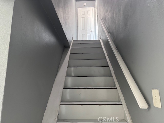 https://media.crmls.org/medias/d7868a35-9431-4a06-9162-1d12a5f4dfa1.jpg?preset=X-Large