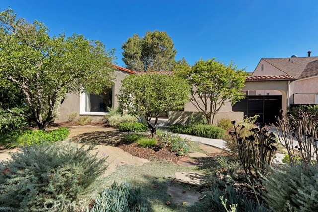 Detail Gallery Image 34 of 36 For 14627 Killion St, Sherman Oaks,  CA 91411 - 2 Beds | 2 Baths