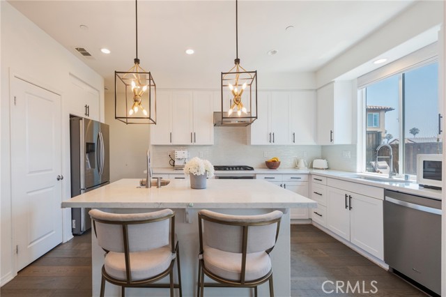 Detail Gallery Image 4 of 46 For 207 Cascade, Monterey Park,  CA 91755 - 4 Beds | 3/1 Baths