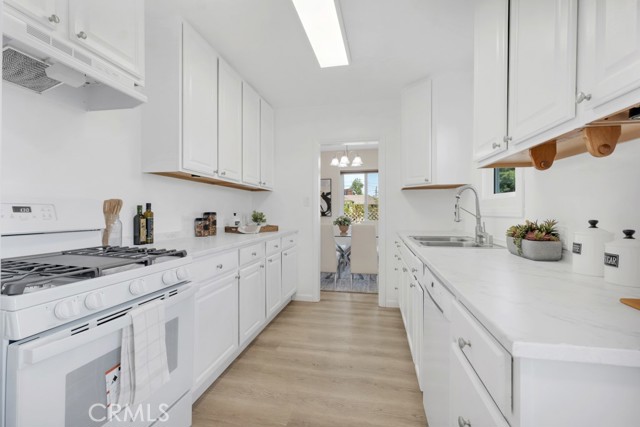 8901 Amigo Avenue, Northridge CA: https://media.crmls.org/medias/d78733b6-1b2a-4904-8d1a-b6cc556ca2b6.jpg