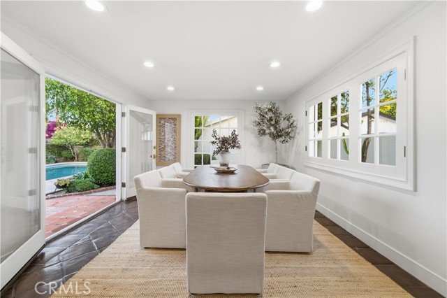 Detail Gallery Image 10 of 35 For 5232 Woodman Ave, Sherman Oaks,  CA 91401 - 3 Beds | 2 Baths