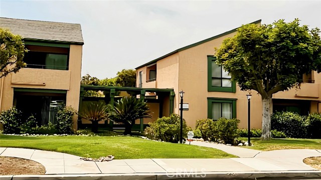 1126 Fairview Avenue, Arcadia CA: https://media.crmls.org/medias/d7878238-712e-446e-a22e-b8d75f218f2a.jpg