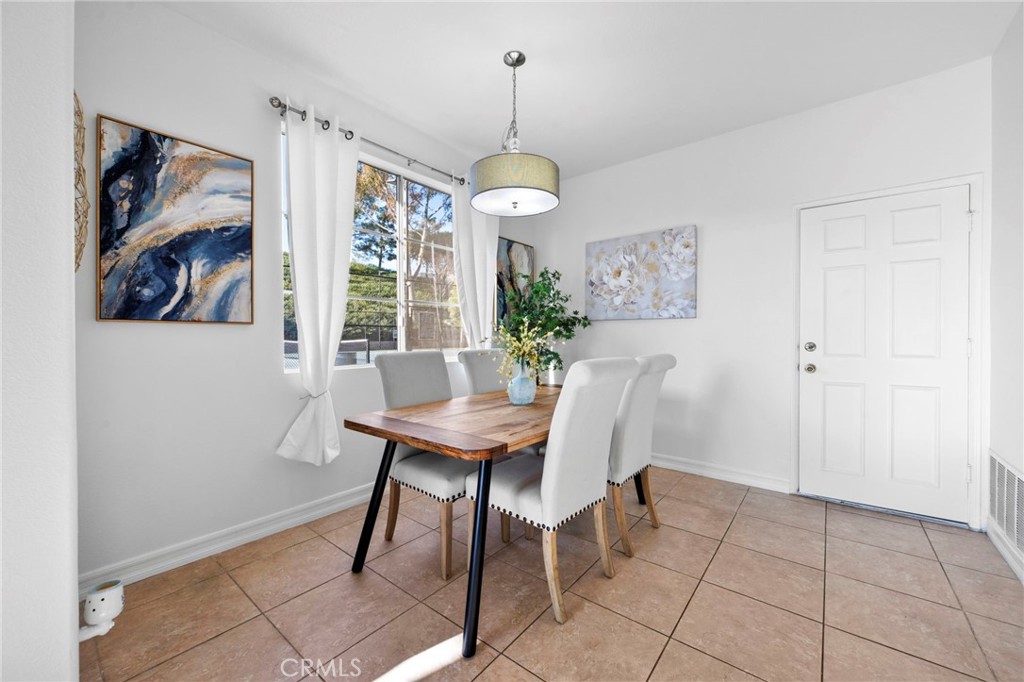 D787b8be B2f7 4e47 Bfc4 Eebe19ec1a87