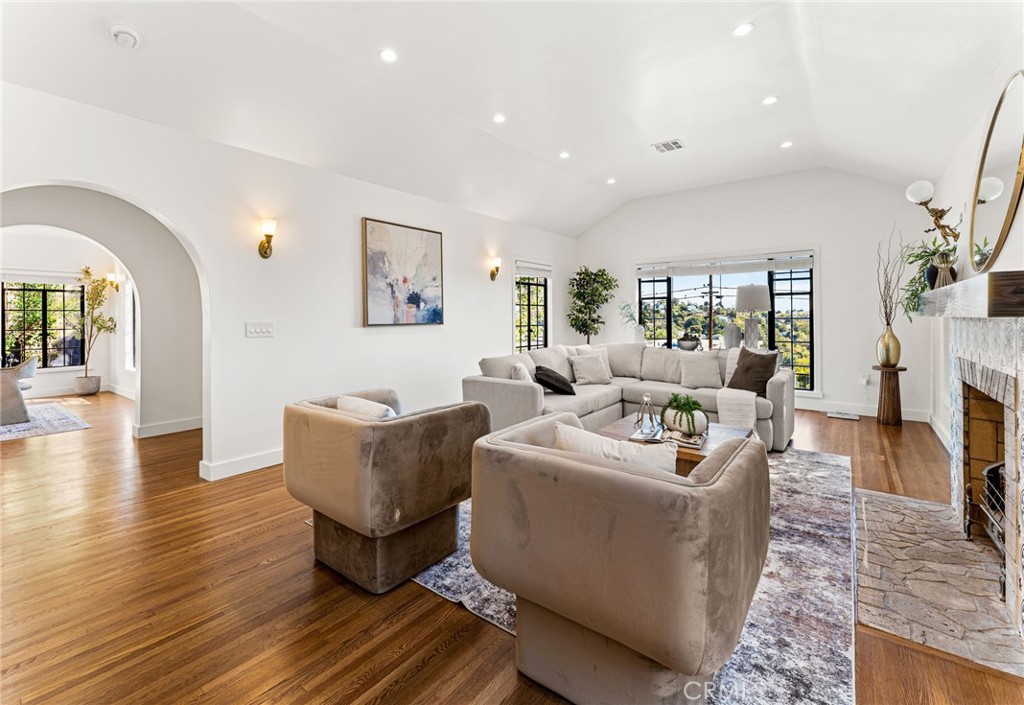 MLS #CV25244513 image #12