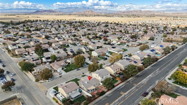 Detail Gallery Image 3 of 41 For 2108 Manchester St, Rosamond,  CA 93560 - 3 Beds | 2 Baths