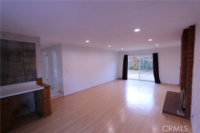 Detail Gallery Image 8 of 18 For 15241 Touraine Way, Irvine,  CA 92604 - 4 Beds | 2/1 Baths