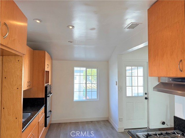 Detail Gallery Image 12 of 52 For 1517 W Grand Ave, Pomona,  CA 91766 - 4 Beds | 3 Baths