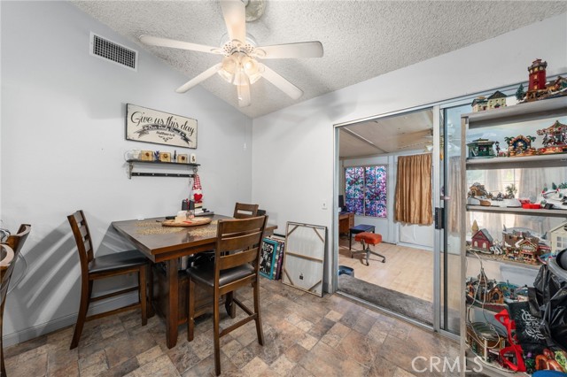 12325 Bellflower Court, Rancho Cucamonga CA: https://media.crmls.org/medias/d789c031-4c5a-48d8-b928-b902ae40b51a.jpg
